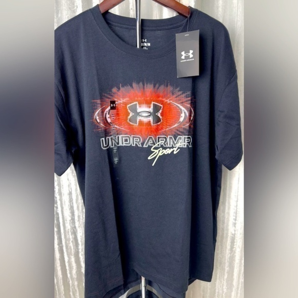 Under Armour Women's Sport Metal Logo Short Sleeve Athletic Shirt -M​